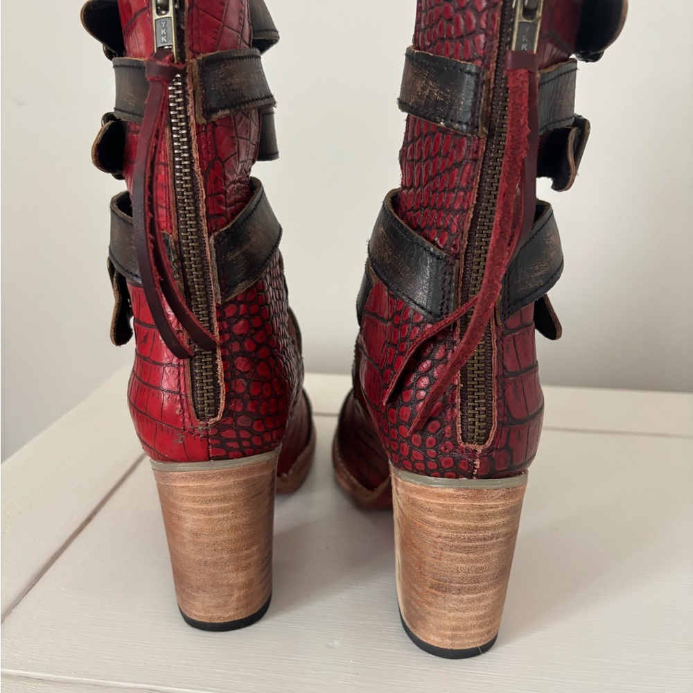 Freebird by Steven - ‘Bond’ in Red and Brown sz 7 - Picture 5 of 10